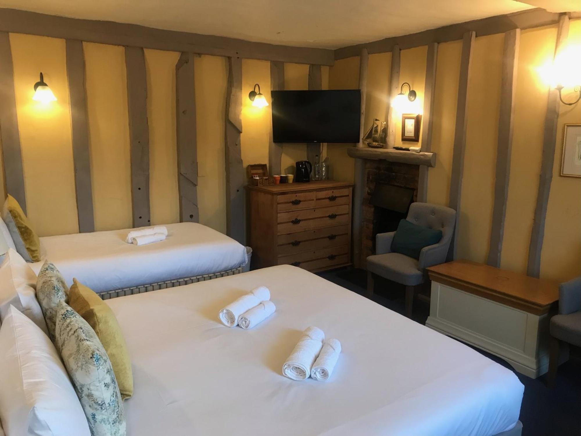 Black Buoy Inn Wivenhoe Екстериор снимка